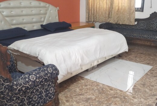 Shri Sonu Babu dharmarth lodge