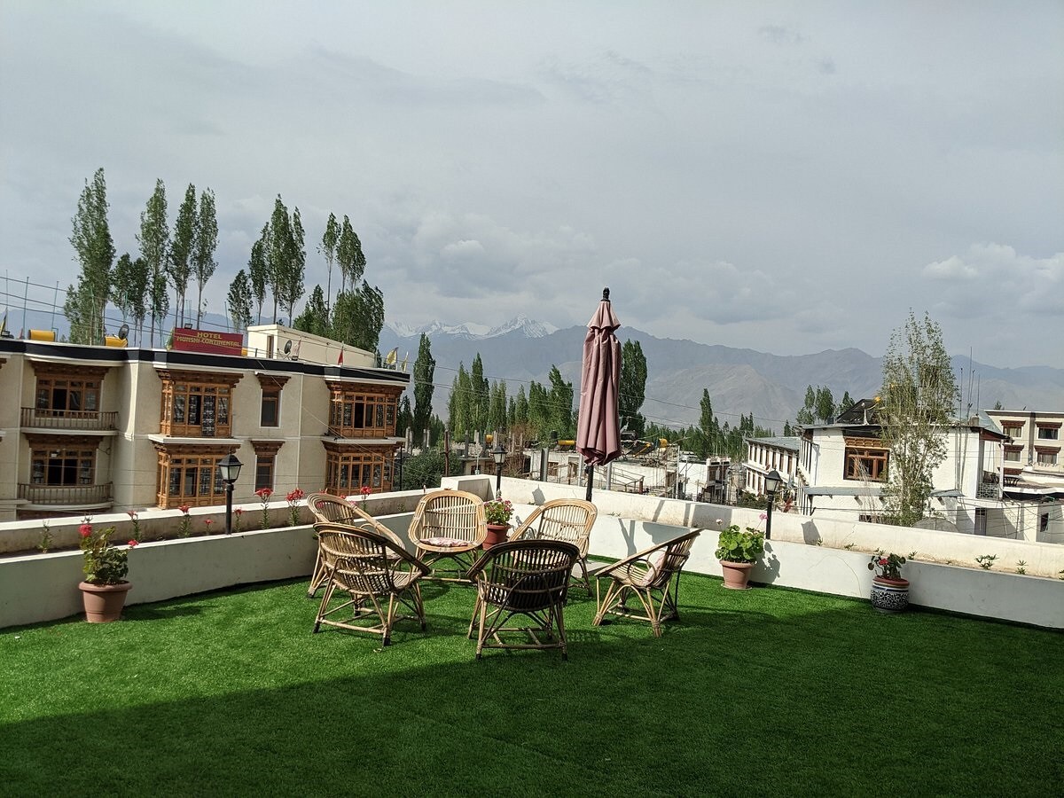 HOTEL LAKROOK
