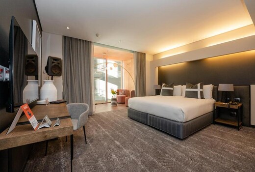 The Capital 15 on Orange Hotel & Spa