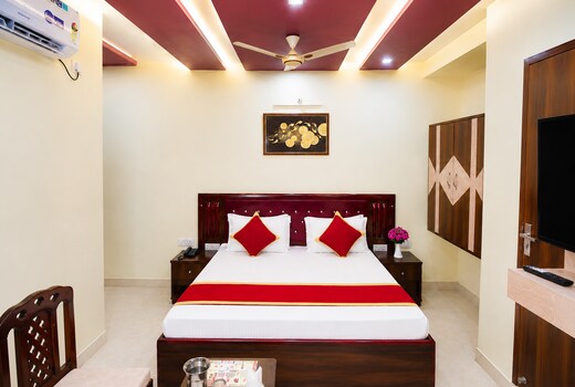 Hotel Pragati Palace