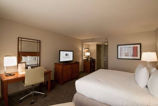 DoubleTree by Hilton Chicago - Oak Brook