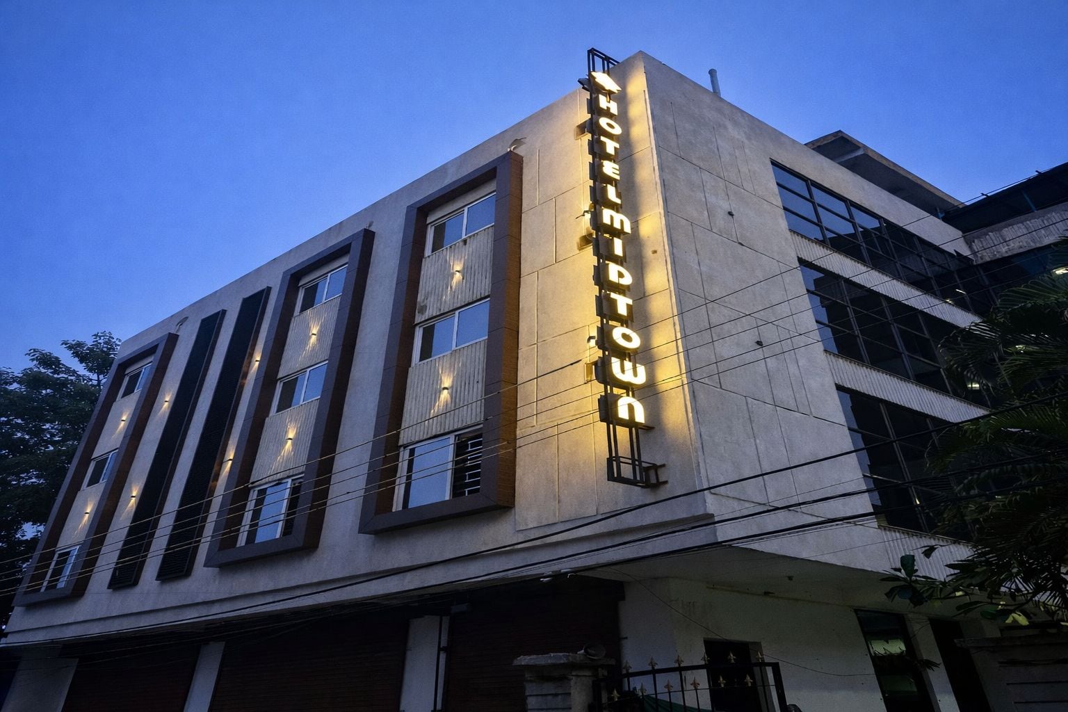 Hotel Mid Town