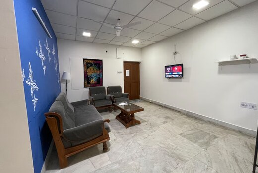 Cozy 2BHK with Free Parking