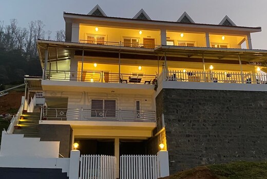 GG Nest executive room with beautiful view -Ooty
