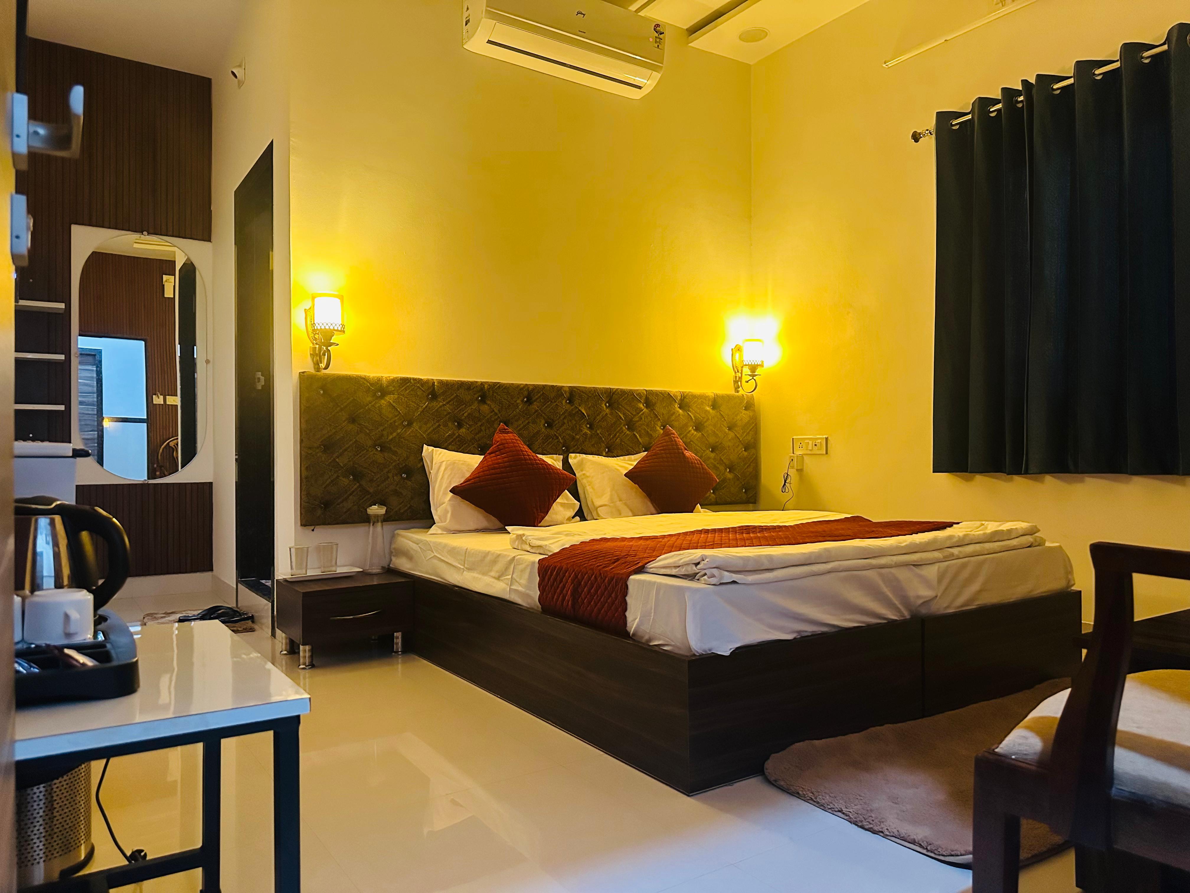 HOTEL RISHI EXCELLENCY