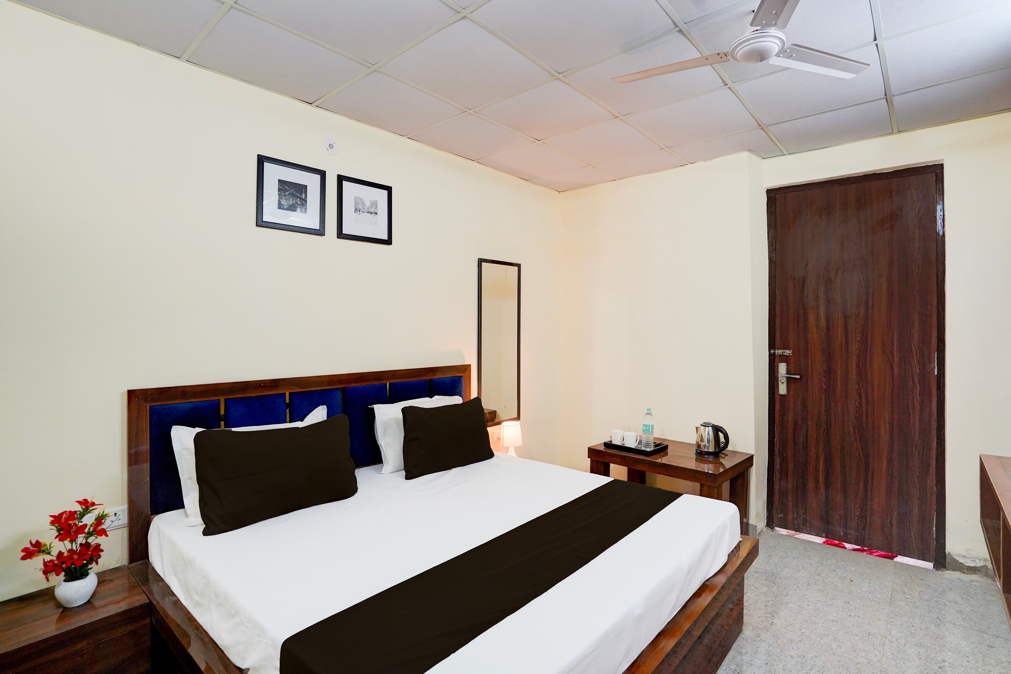 Hotel O Crystal Inn