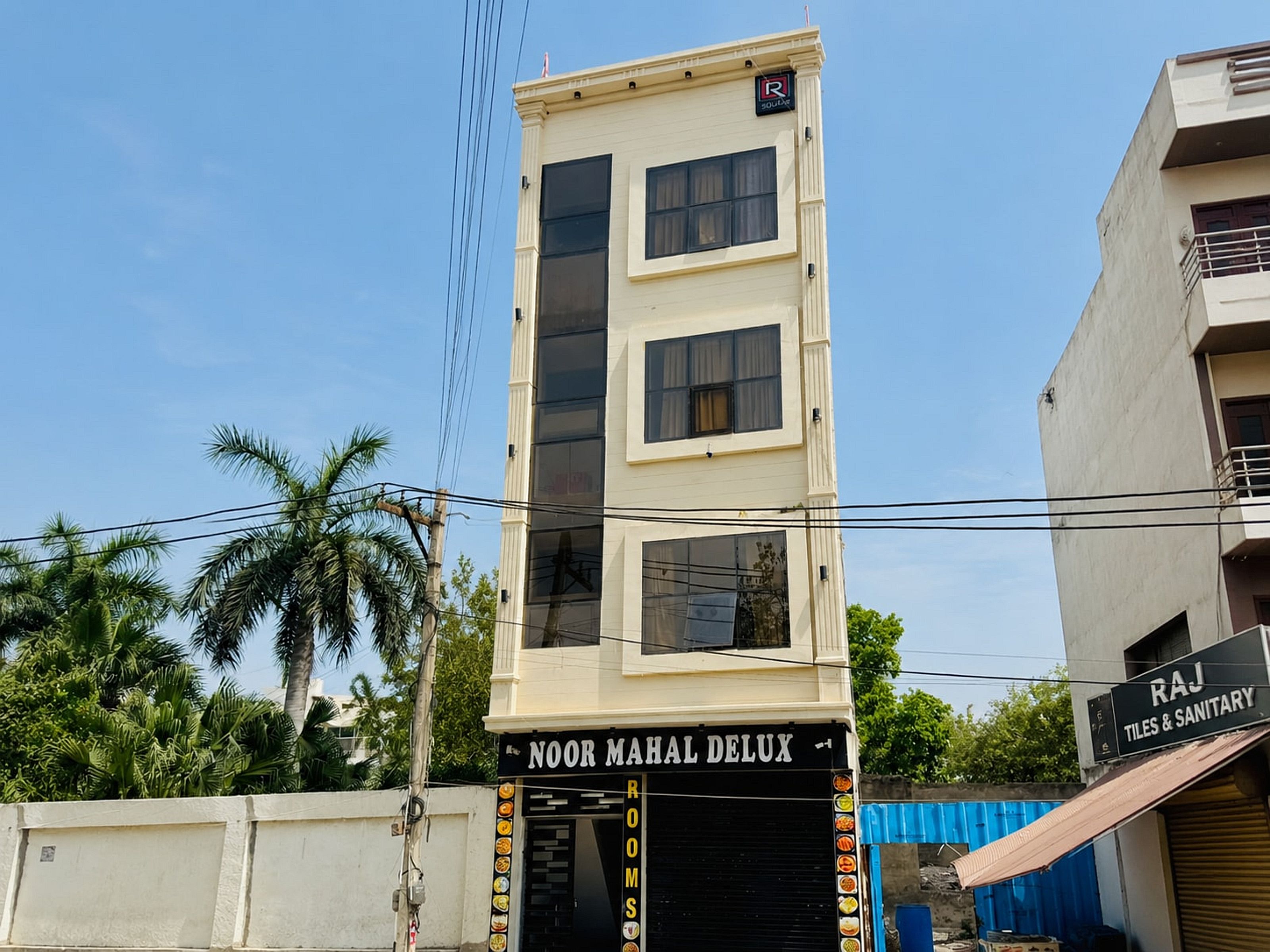 Hotel O Noor Mahal delux