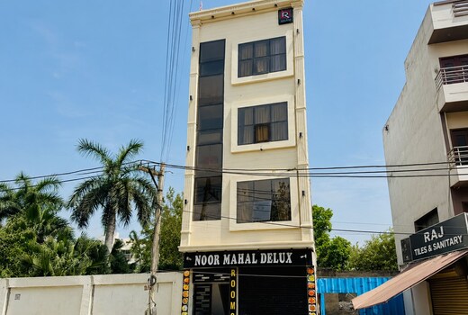 Hotel O Noor Mahal delux