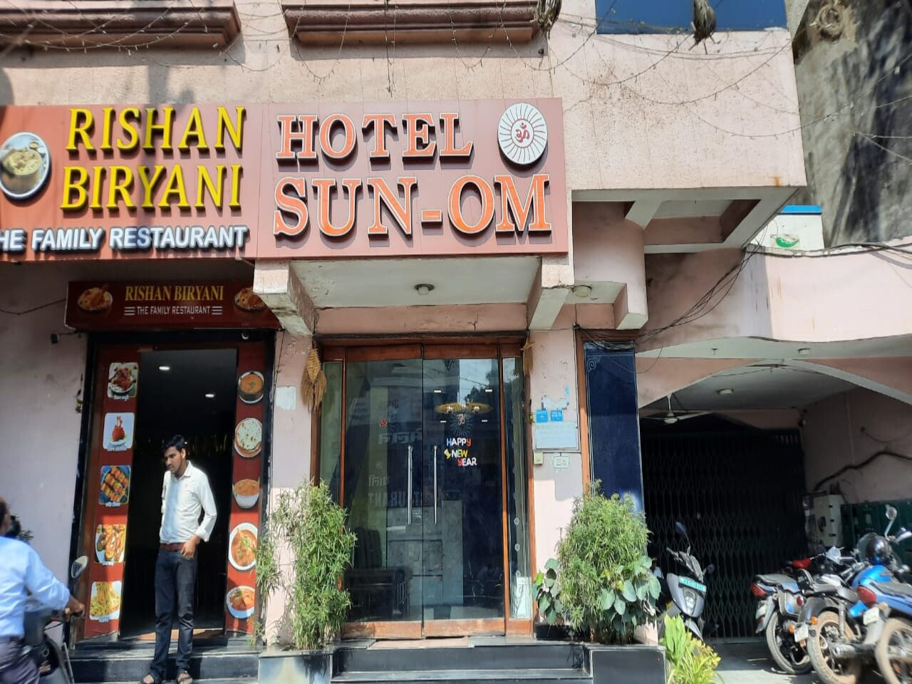 Hotel Sun-Om @ Raipur Railway Station