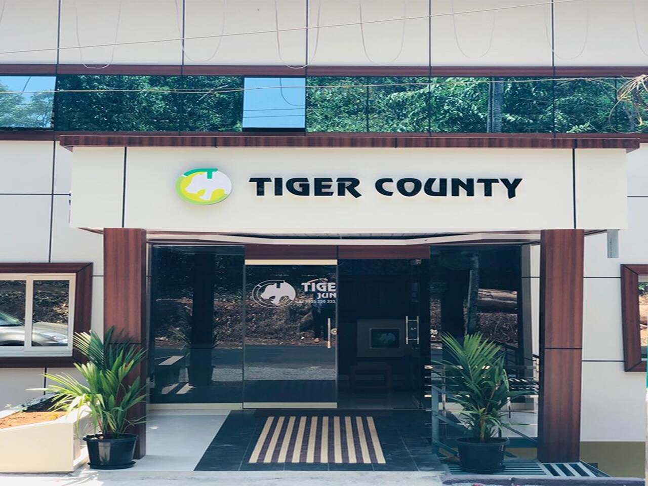 tiger county jungle lodge