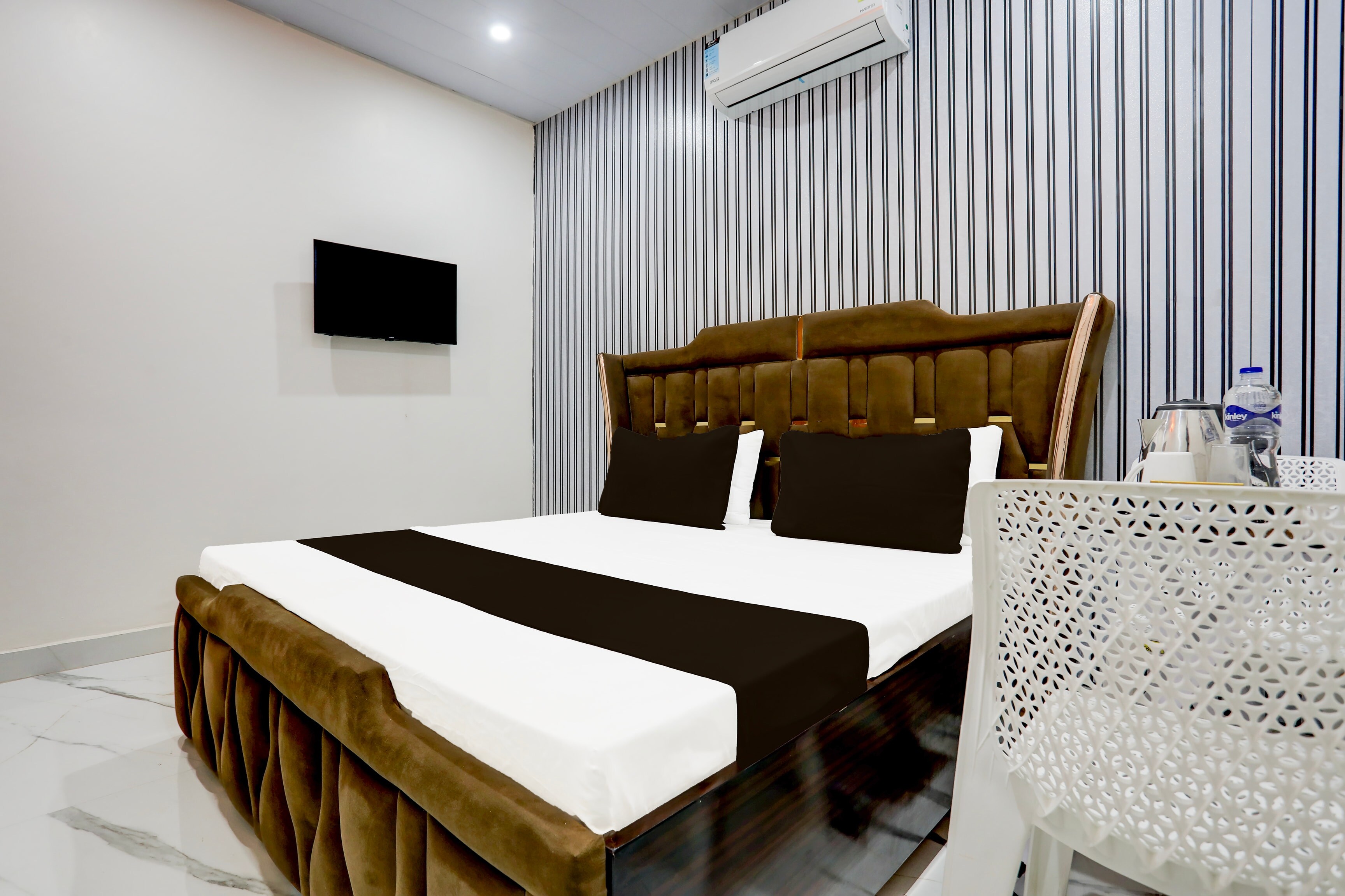 Hotel O Athiti Palace