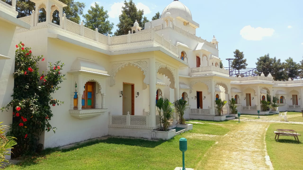 Rajasi palace