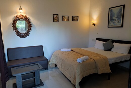 Hills And Valleys Resort