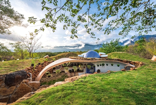 SaffronStays AsanjA Titaly - Indias first earth sheltered home