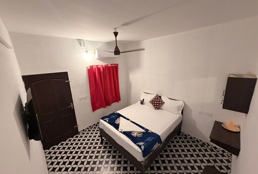 Jona Rooms