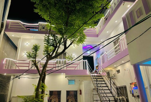 Maa Sharda paying guest house
