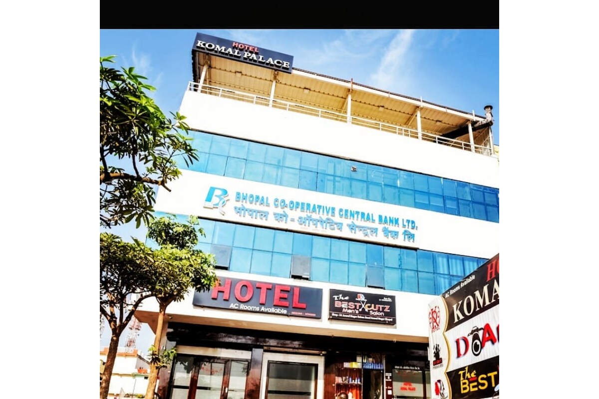 Hotel Komal Palace Anand Nagar