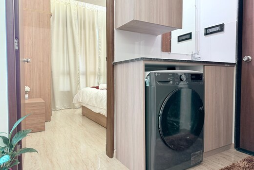 Vrush's home