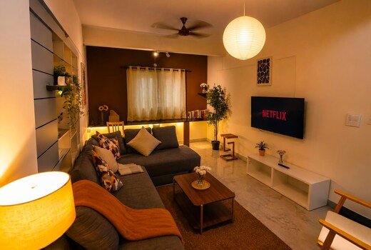 Cozy 2BHK Templeview Veg Only
