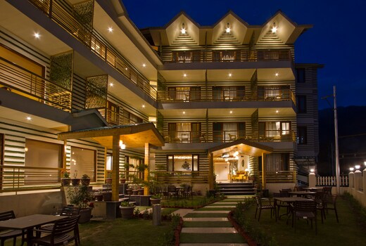 Hotel Avishi Greens