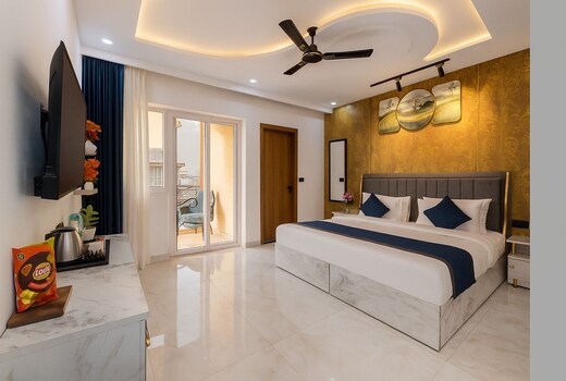 Amaze Stays Noida Sector 70