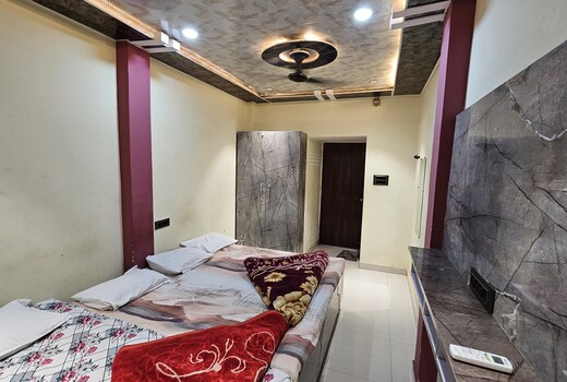 Shree Krishna paying guest house