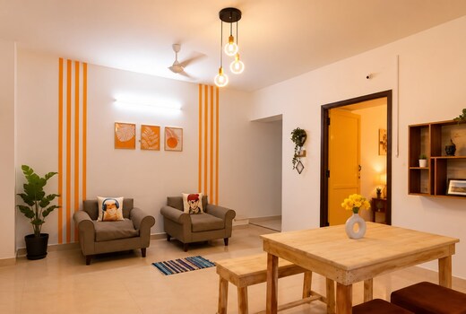 Lively 2 BHK FF Main Town Area