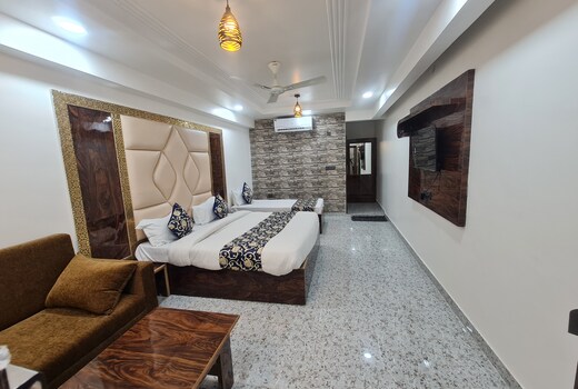 Hotel Vrindavan Palace