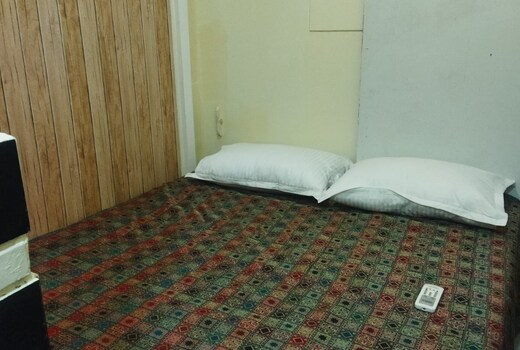 Cozy Ac Double Lemon Room Mumbai Nr Metro Stations