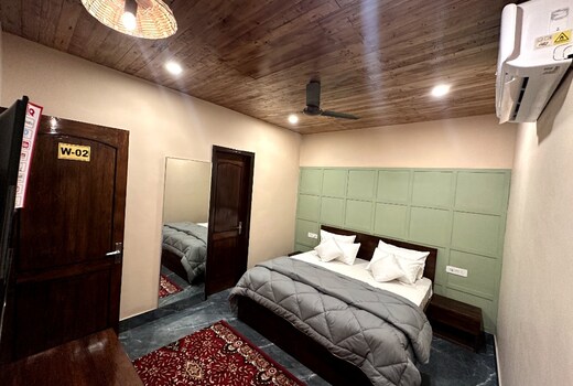 Hotel sixty 60