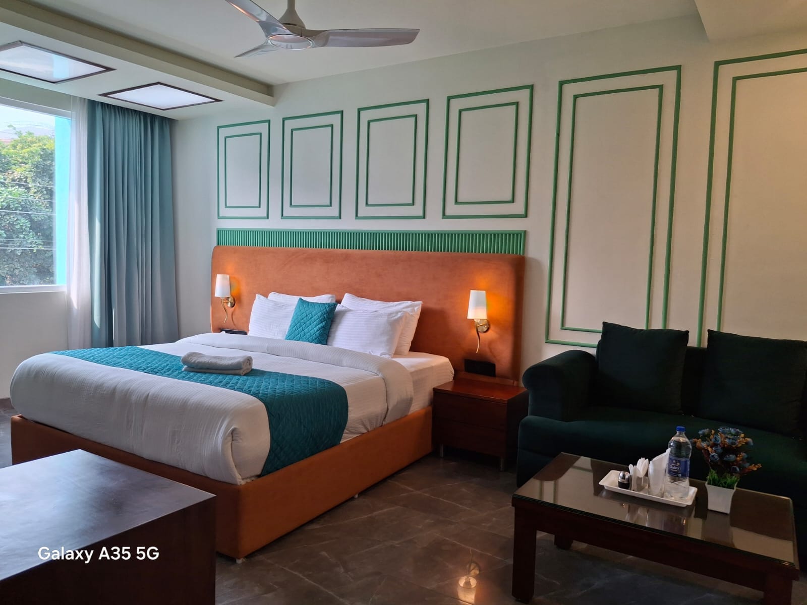 Asian Suites 584 IFFCO Metro