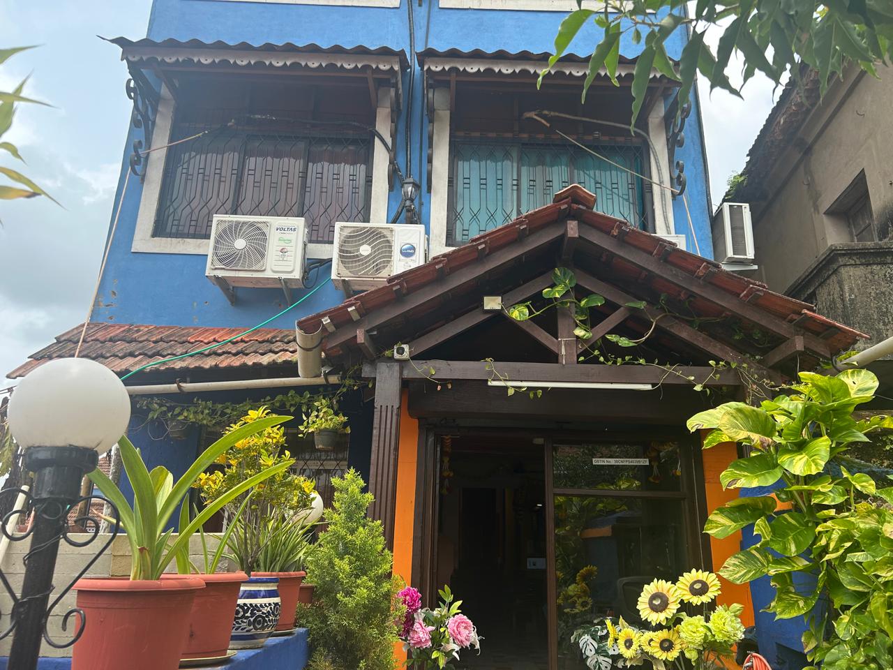 Hotel Embassy