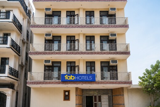 FabHotel Singh Guest House