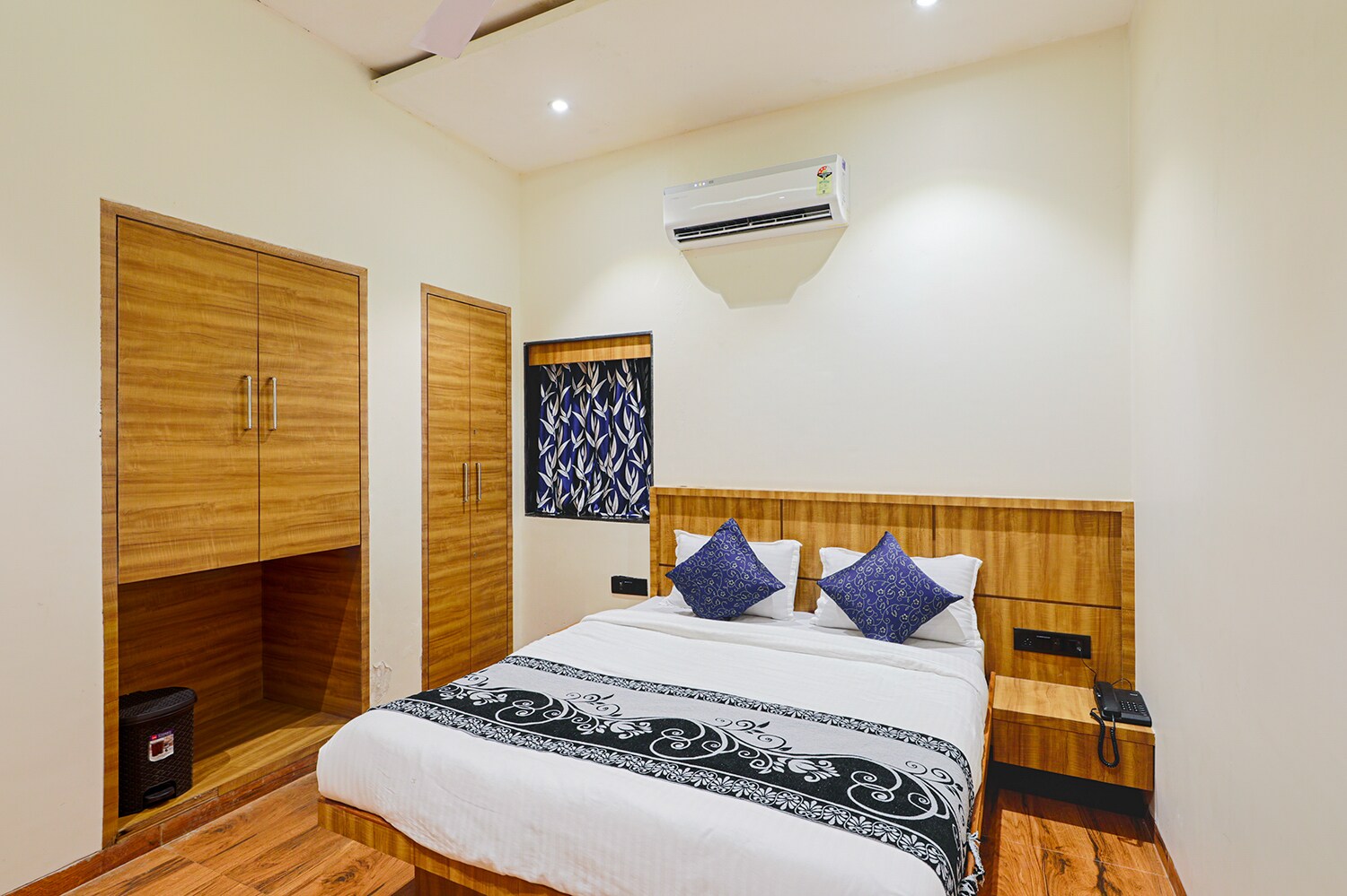 Hotel Blue Orchid Mumbai