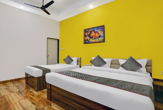 Super Townhouse Pine Tree