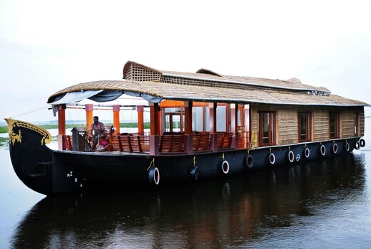 Go Kumarakom Houseboats