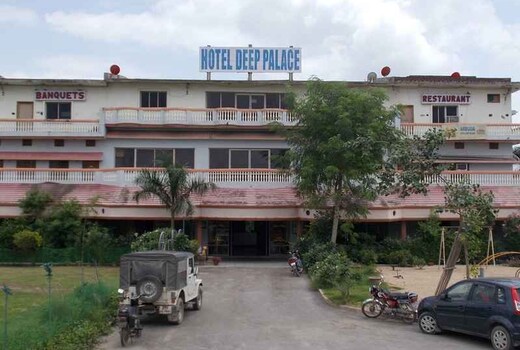 Hotel Deep Palace