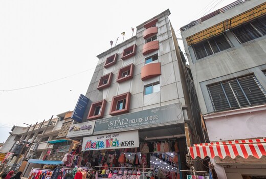 OYO Flagship 10435 Star Deluxe Lodge