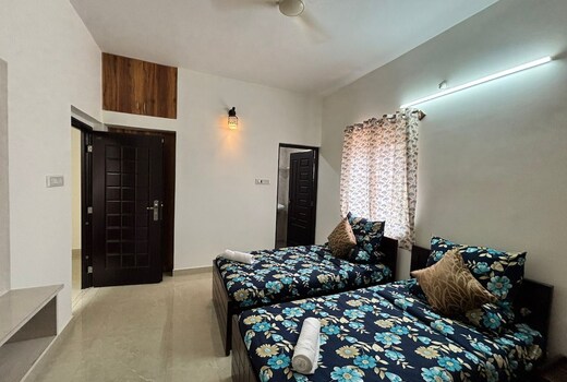 Cosmo Comfort Single Servised Room with Shared Kitchen