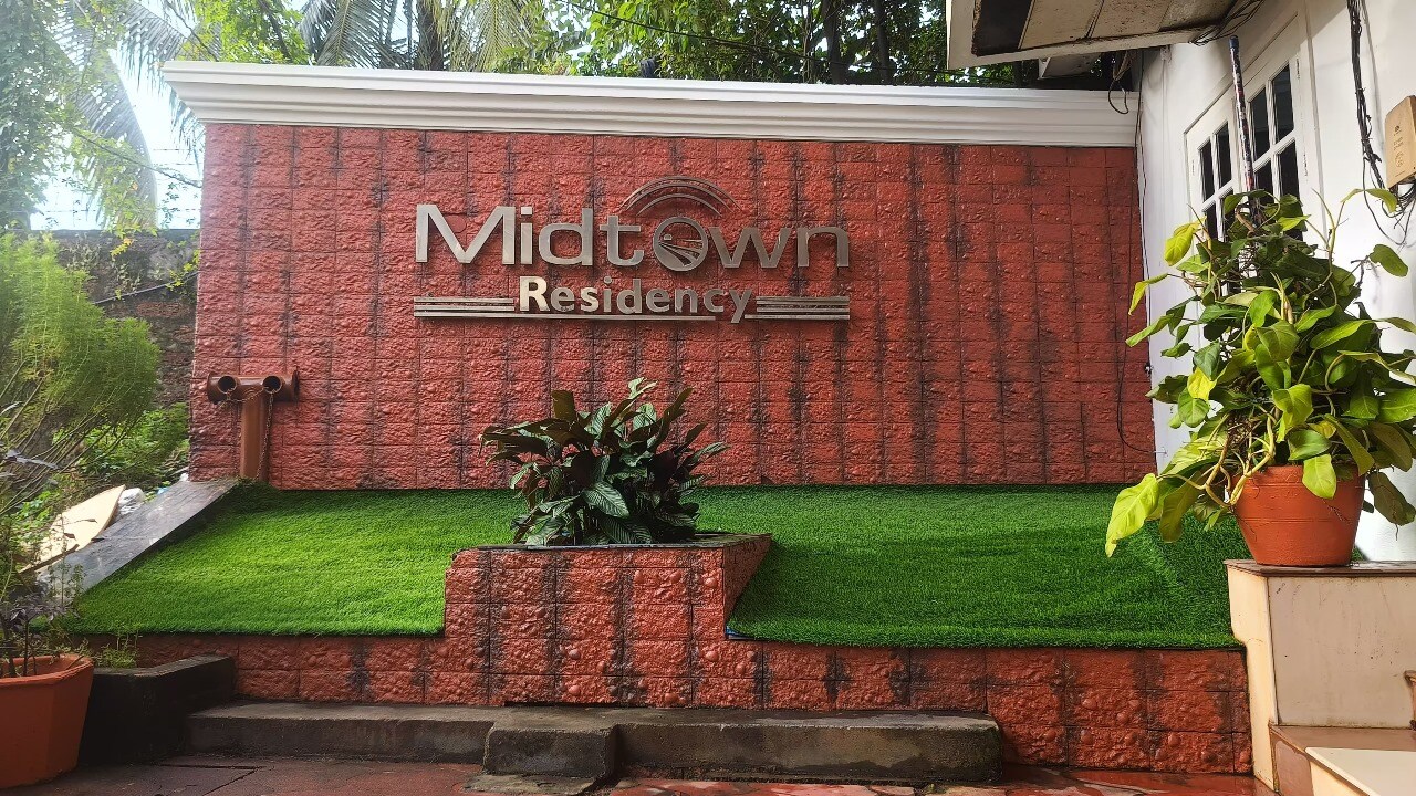 Mid Town Residency