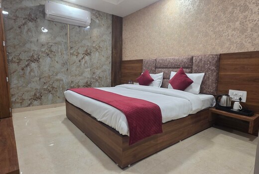 Hotel Golden Pearl Amritsar (In Front of Golden Temple Gate)