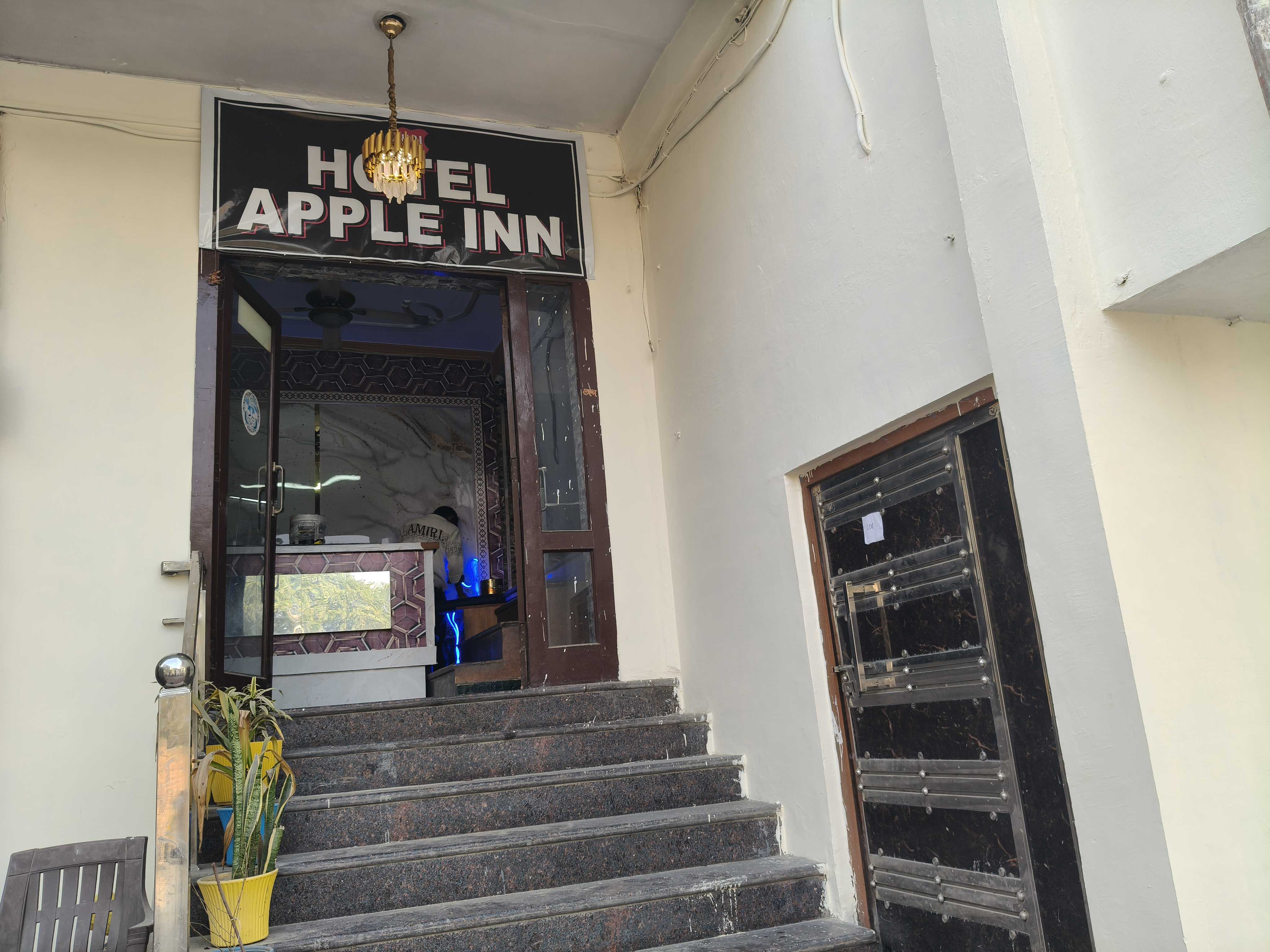 HOTEL O APPLE INN