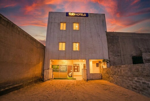 FabHotel The Petra