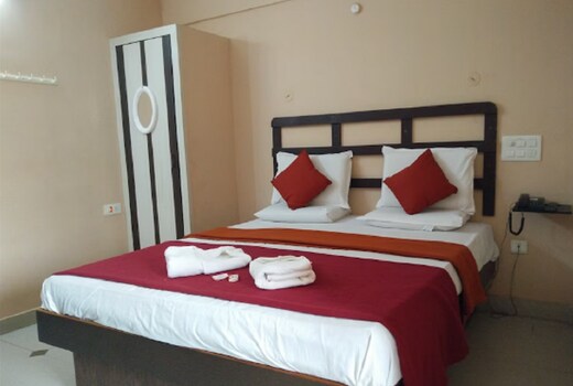 SREE KANYA LODGE (NARSIPATNAM)