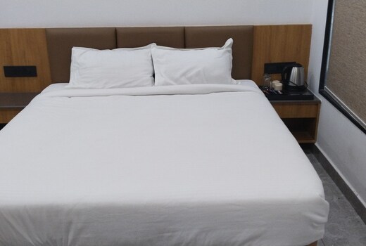Hotel Dwarkesh homely stay