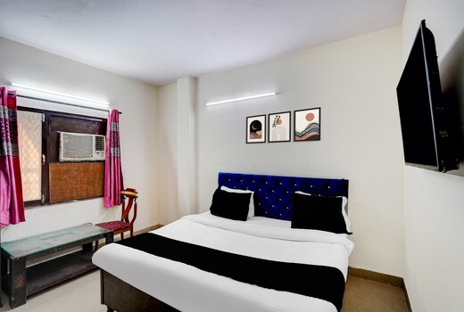 Hotel O Royal Palace