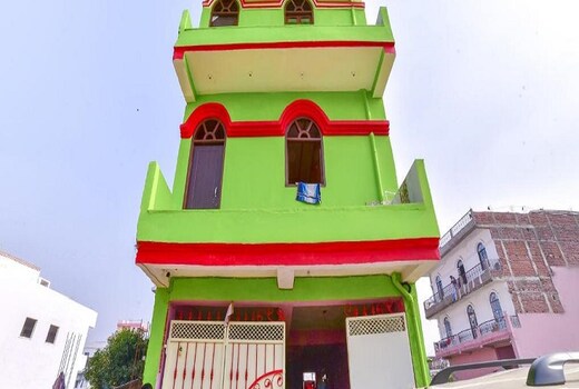 Lucky gest house patna Amis