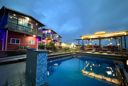 Exotica de Swiss Cottage