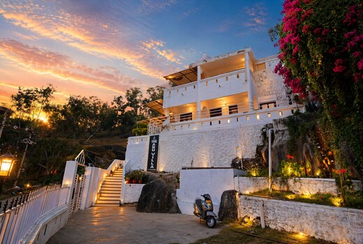 The Abu Villa