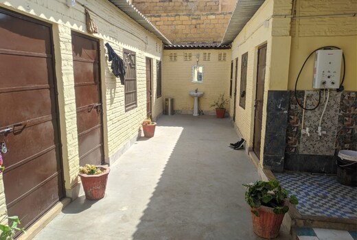 Bhatia Guest House